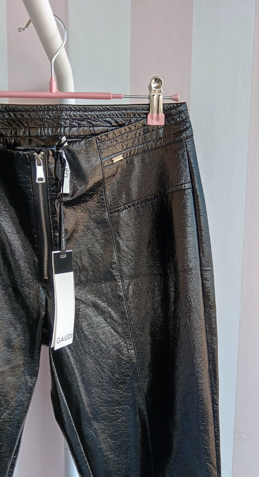 Quei suoi vecchi messaggi conservati con nostalgia