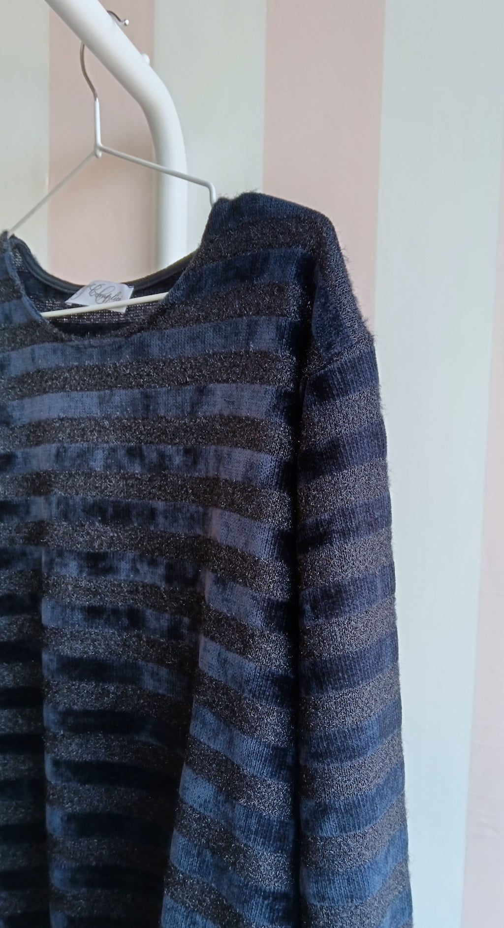 Il tenero abbraccio della nonna