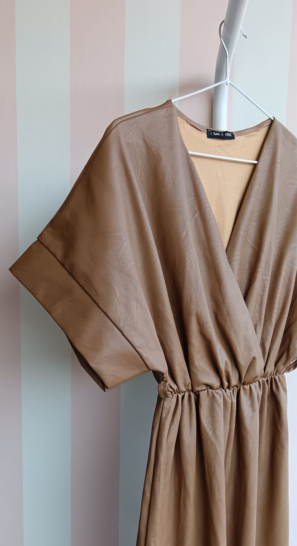 Quella volta in cui hai creato un album di ricordi con biglietti, foto e appunti.